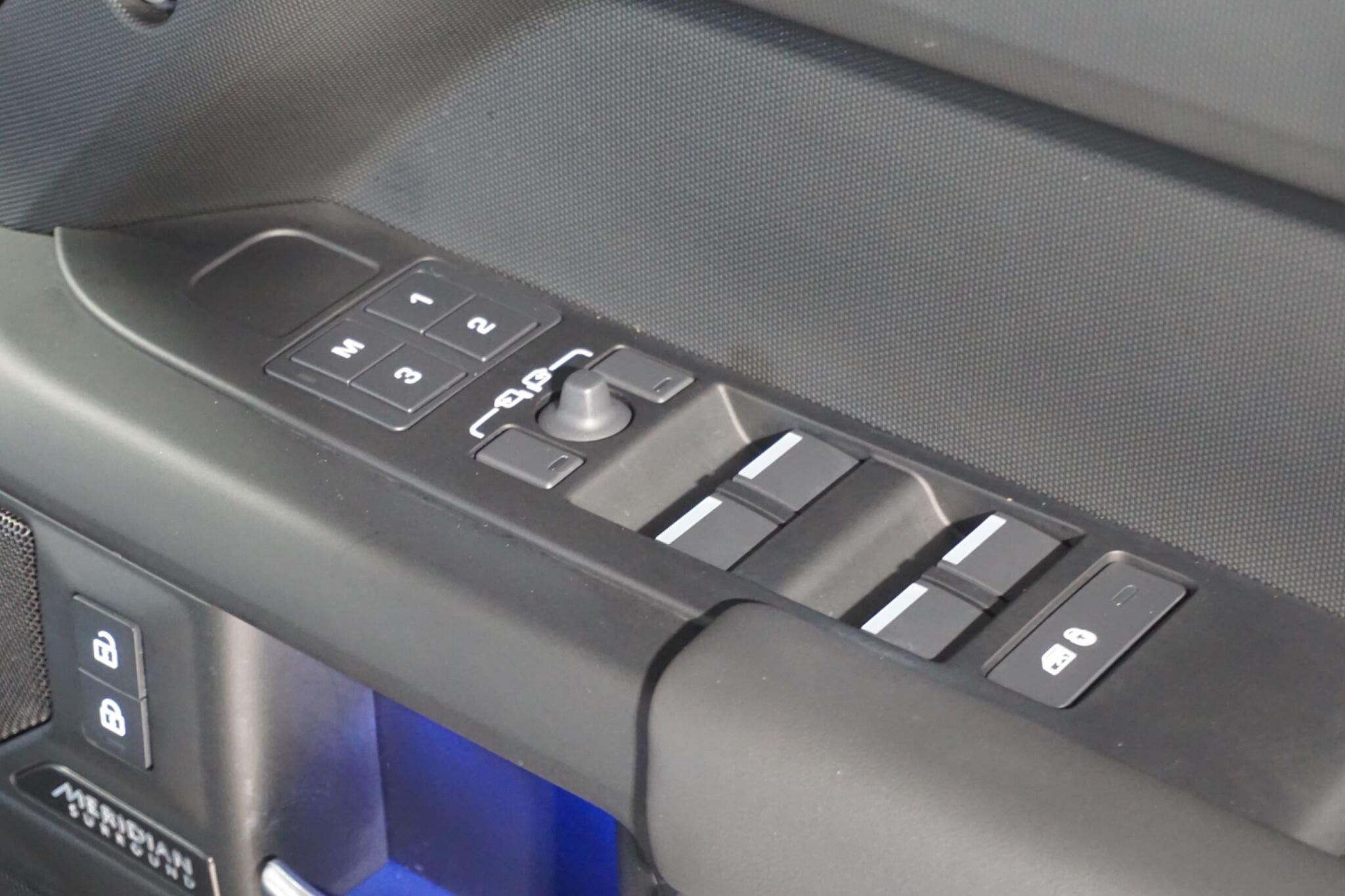 Land Rover Defender 110 3.0 D350 MHEV X-Dynamic HSE SUV 5dr Diesel Auto 4WD Euro 6 (s/s) (350 ps)